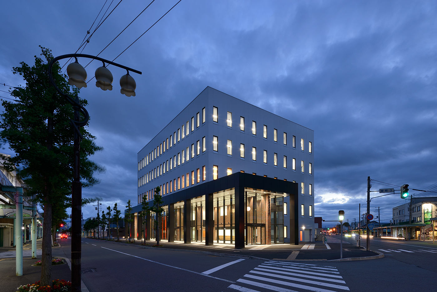 滝川市栄町3-3地区再開発事業 金融機関棟 北門信用金庫 本店の外観