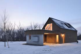 階(きざはし)の家