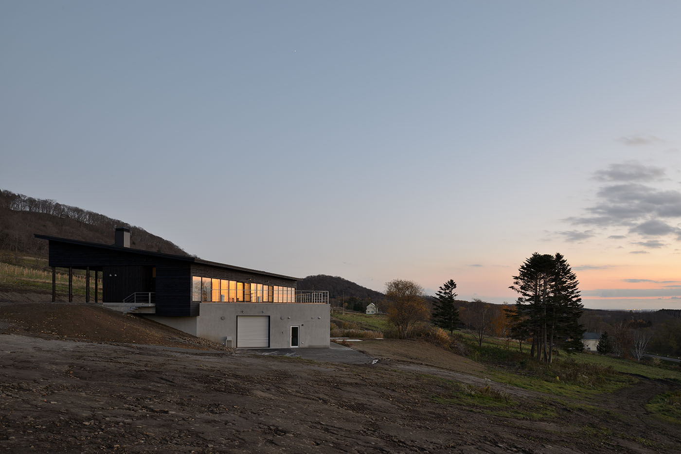 馬追蒸溜所　外観