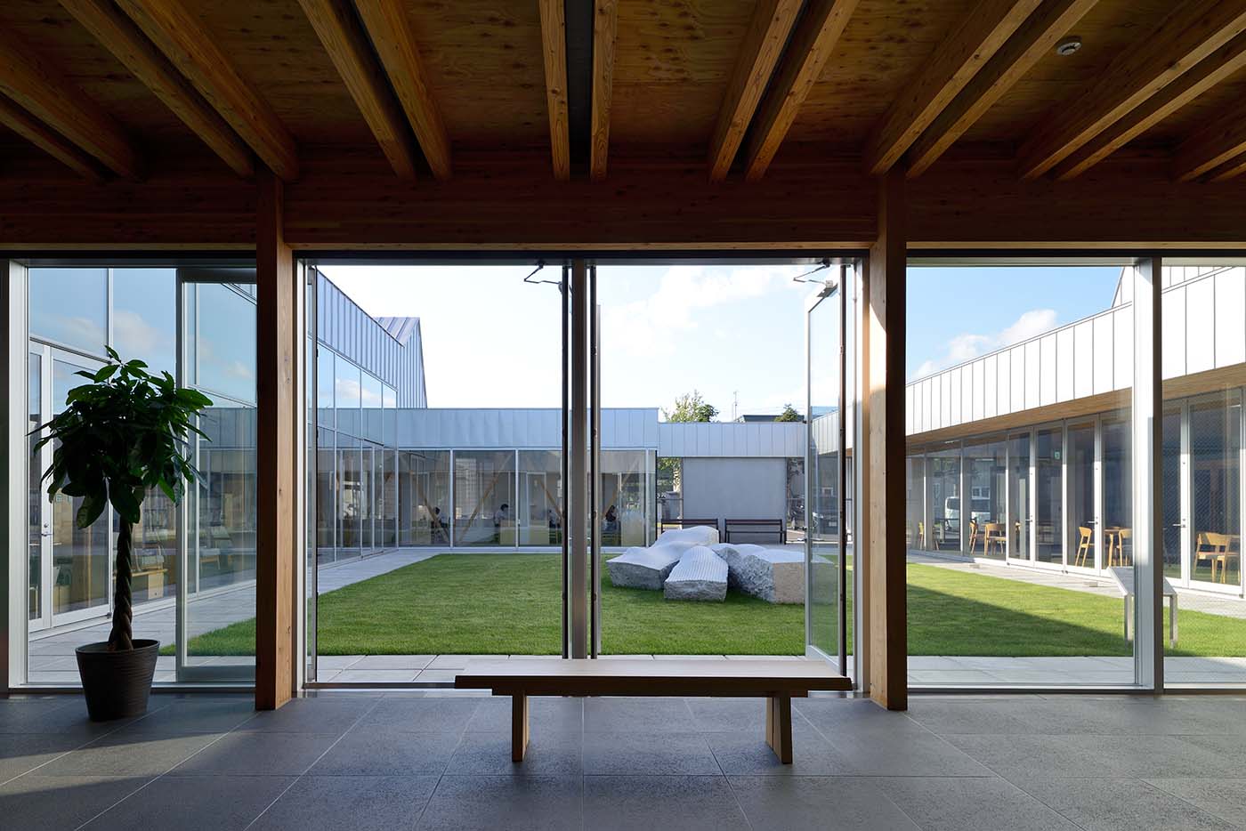 鷹栖地区住民センターロビー