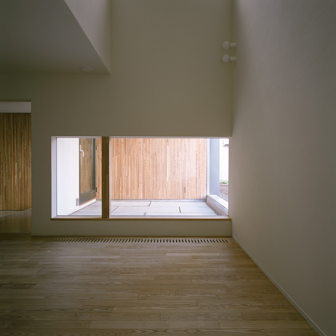 ウチ庭のある家の内観